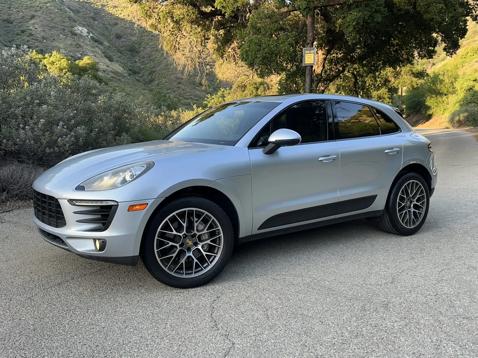 2016 Porsche Macan S - Image 2 of 31