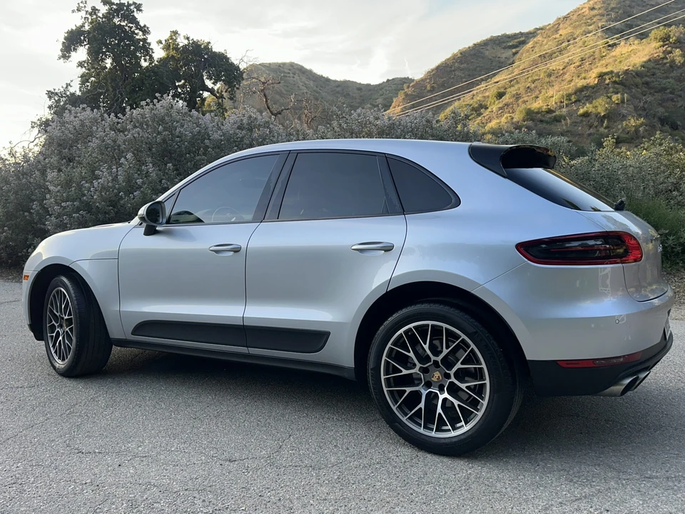2016 Porsche Macan S - Image 25 of 31