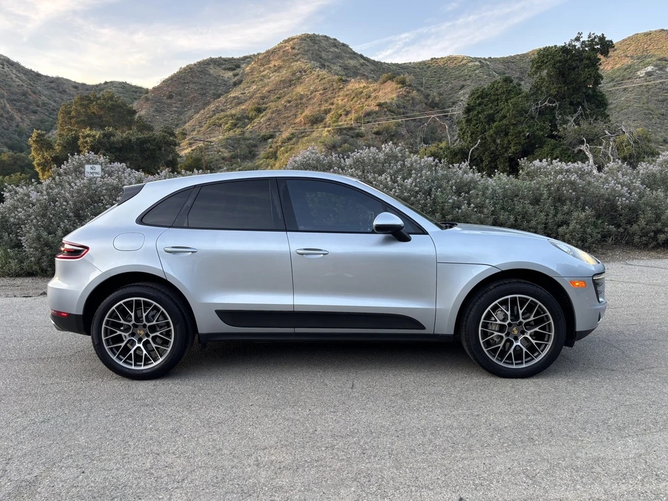 2016 Porsche Macan S - Image 18 of 31