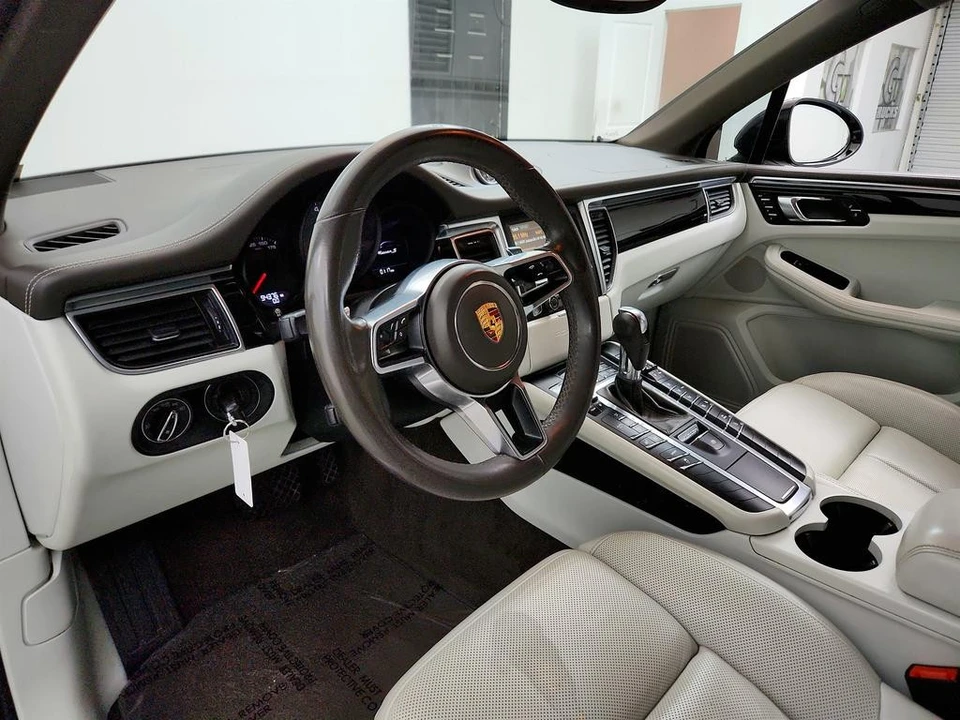 2016 Porsche Macan S - Image 13 of 21