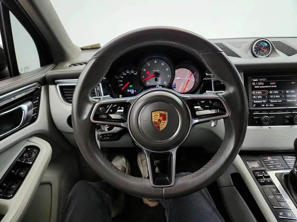 2016 Porsche Macan S - Image 17 of 21