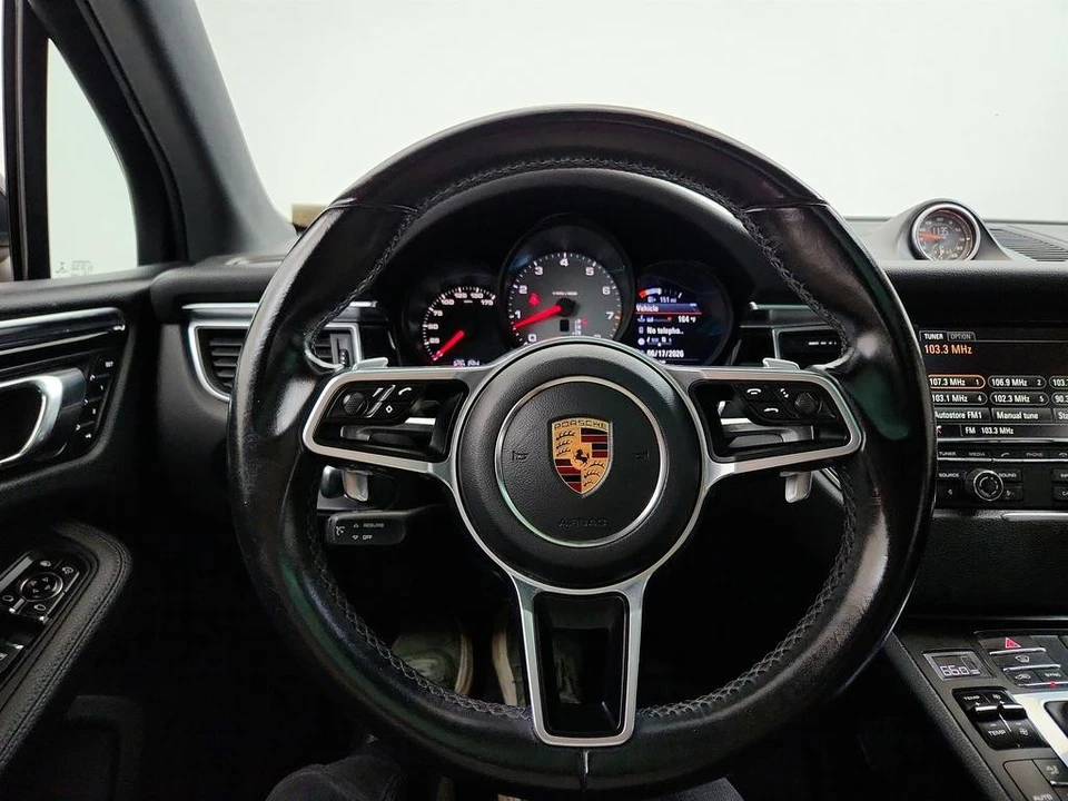 2016 Porsche Macan - Image 17 of 31