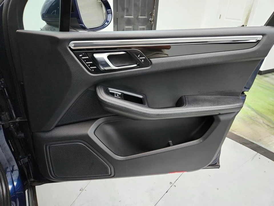 2016 Porsche Macan S - Image 29 of 31