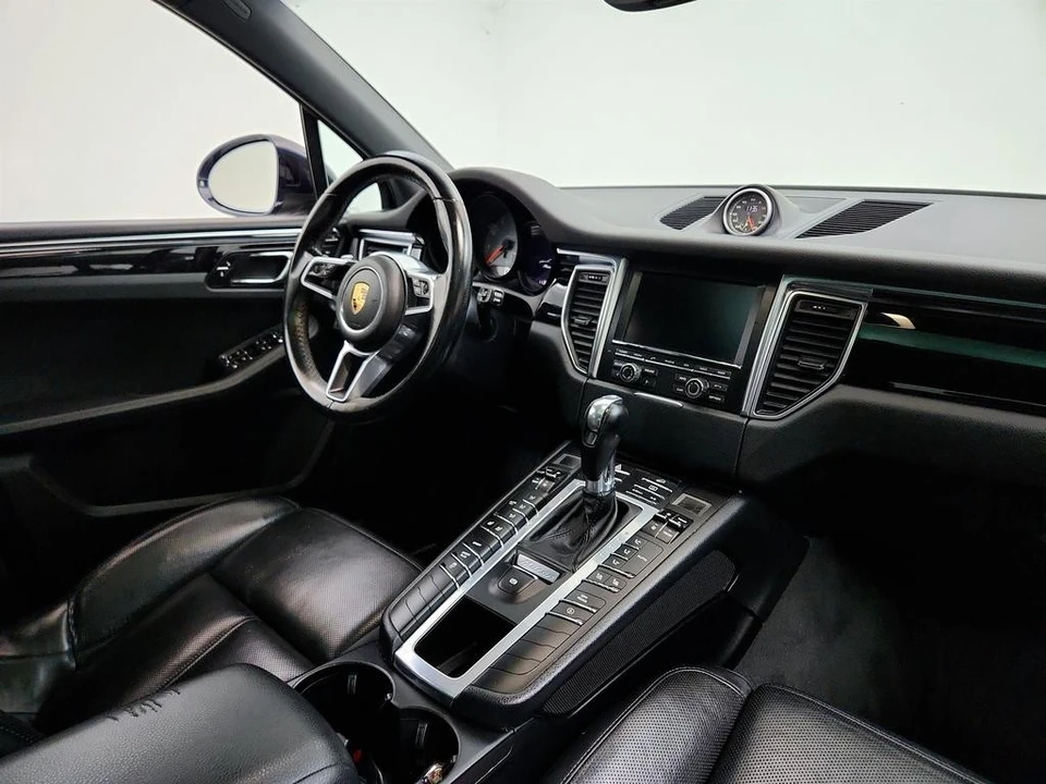 2016 Porsche Macan S - Image 26 of 31