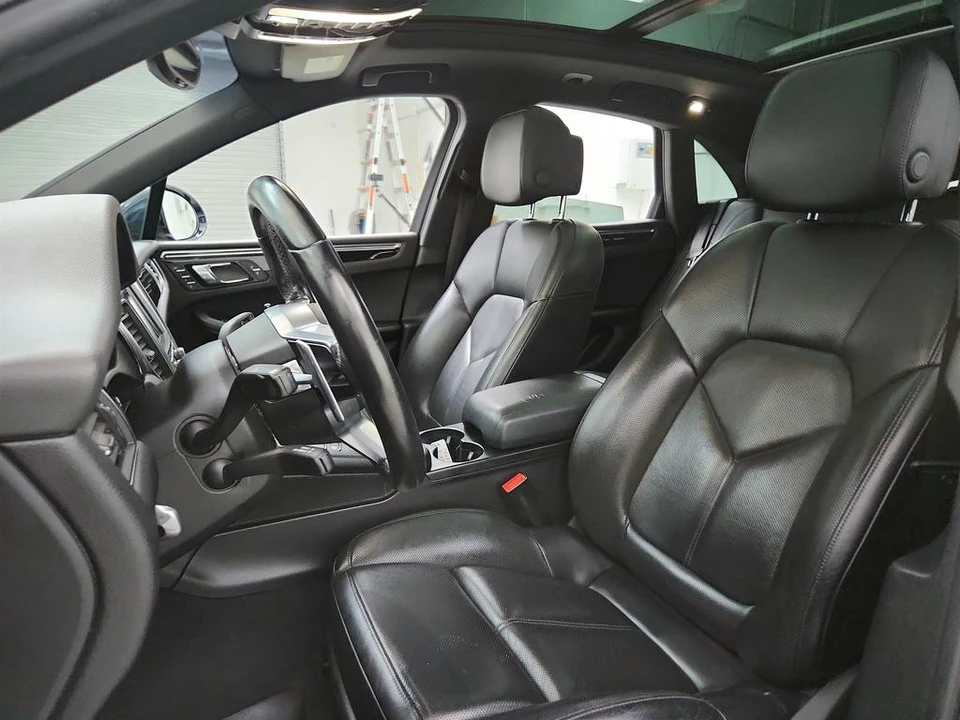 2016 Porsche Macan S - Image 14 of 31