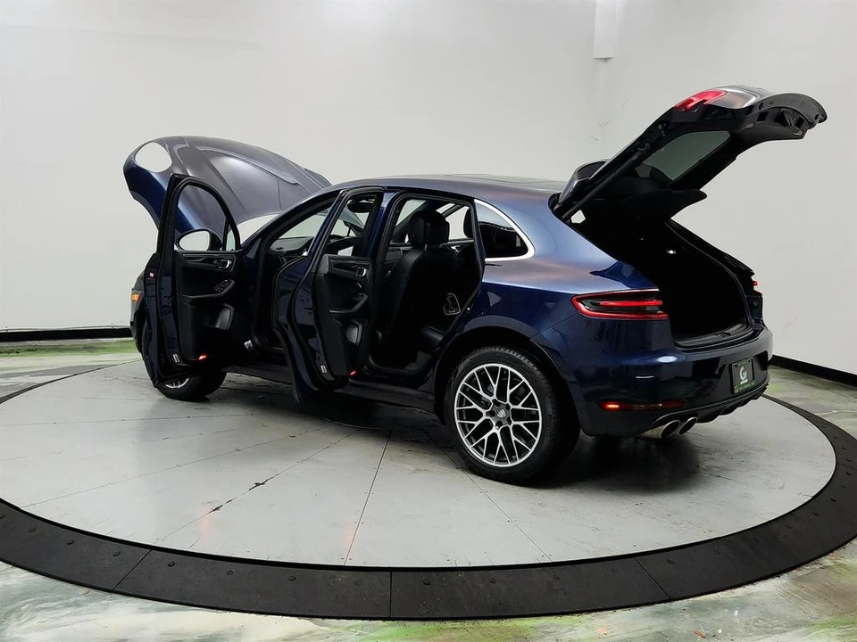 2016 Porsche Macan - Image 11 of 31