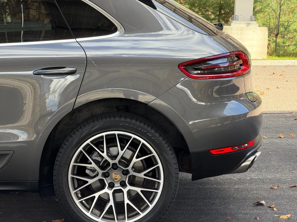 2016 Porsche Macan S - Image 24 of 31