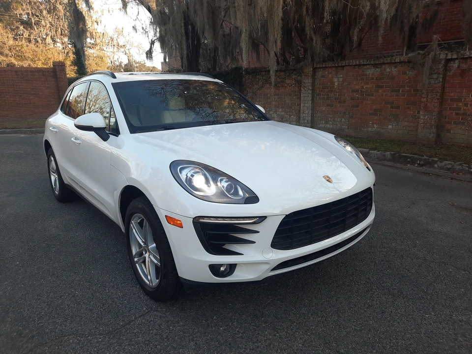 2016 Porsche Macan S - Image 18 of 31