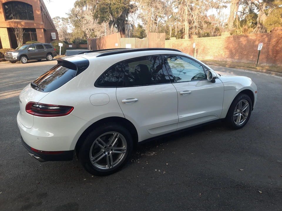 2016 Porsche Macan S - Image 12 of 31