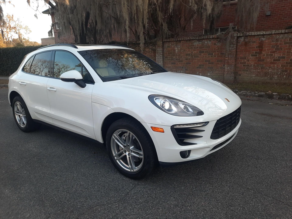2016 Porsche Macan S - Image 16 of 31