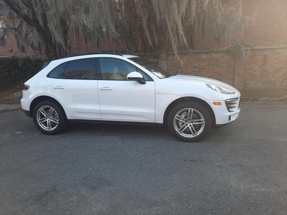 2016 Porsche Macan S - Image 14 of 31