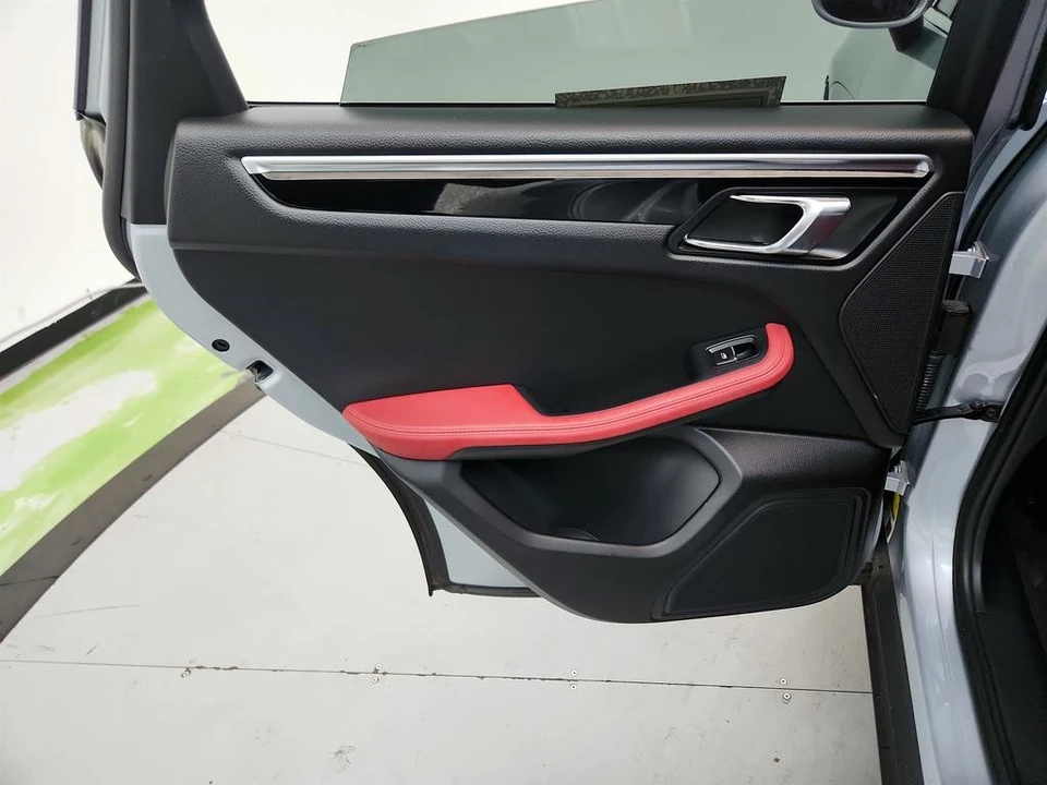 2016 Porsche Macan S - Image 26 of 31