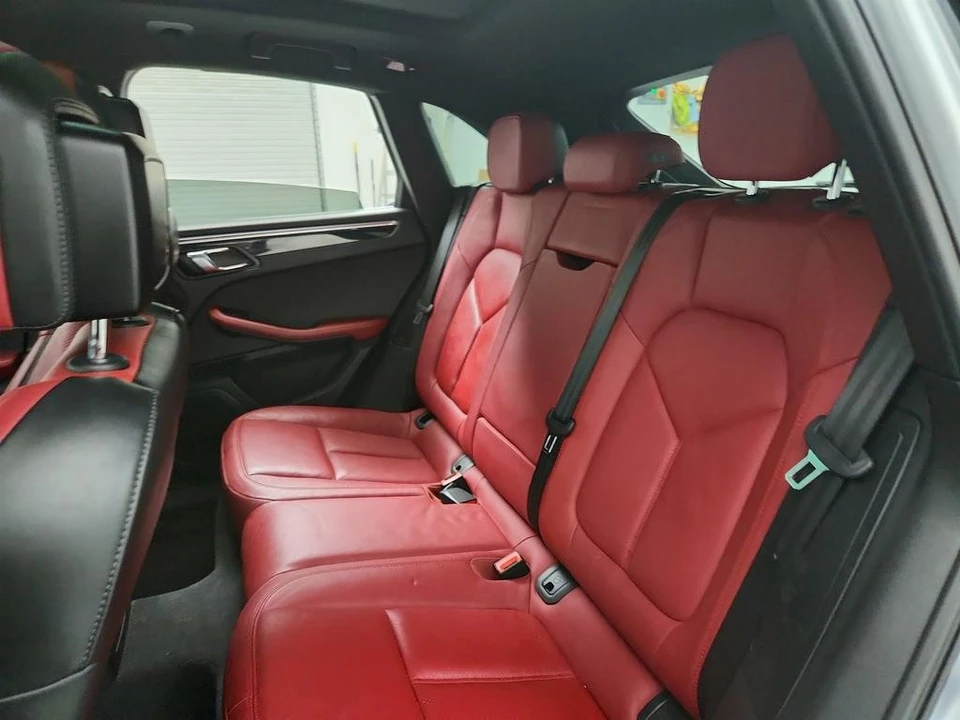 2016 Porsche Macan S - Image 25 of 31