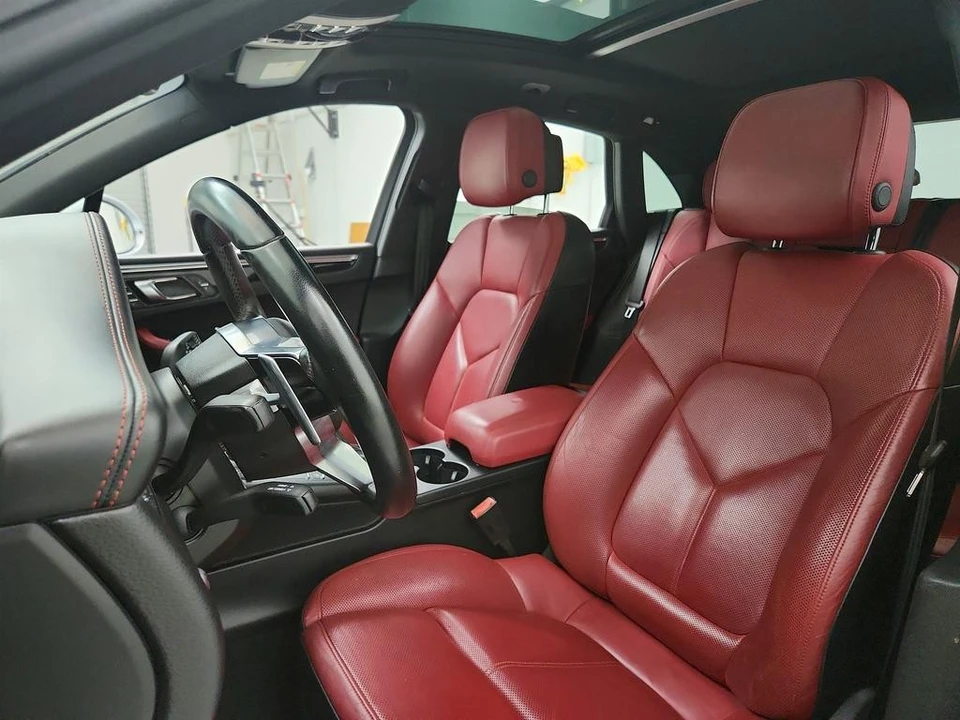 2016 Porsche Macan S - Image 14 of 31