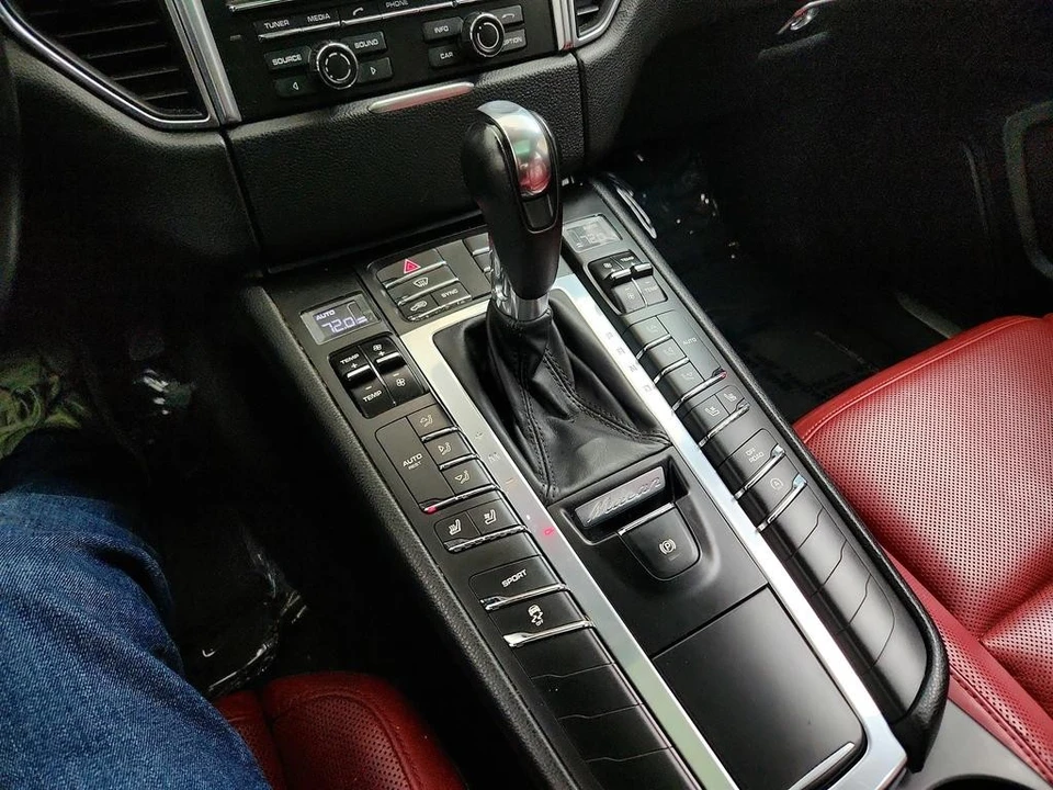 2016 Porsche Macan S - Image 19 of 31