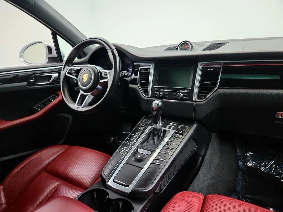 2016 Porsche Macan S - Image 27 of 31