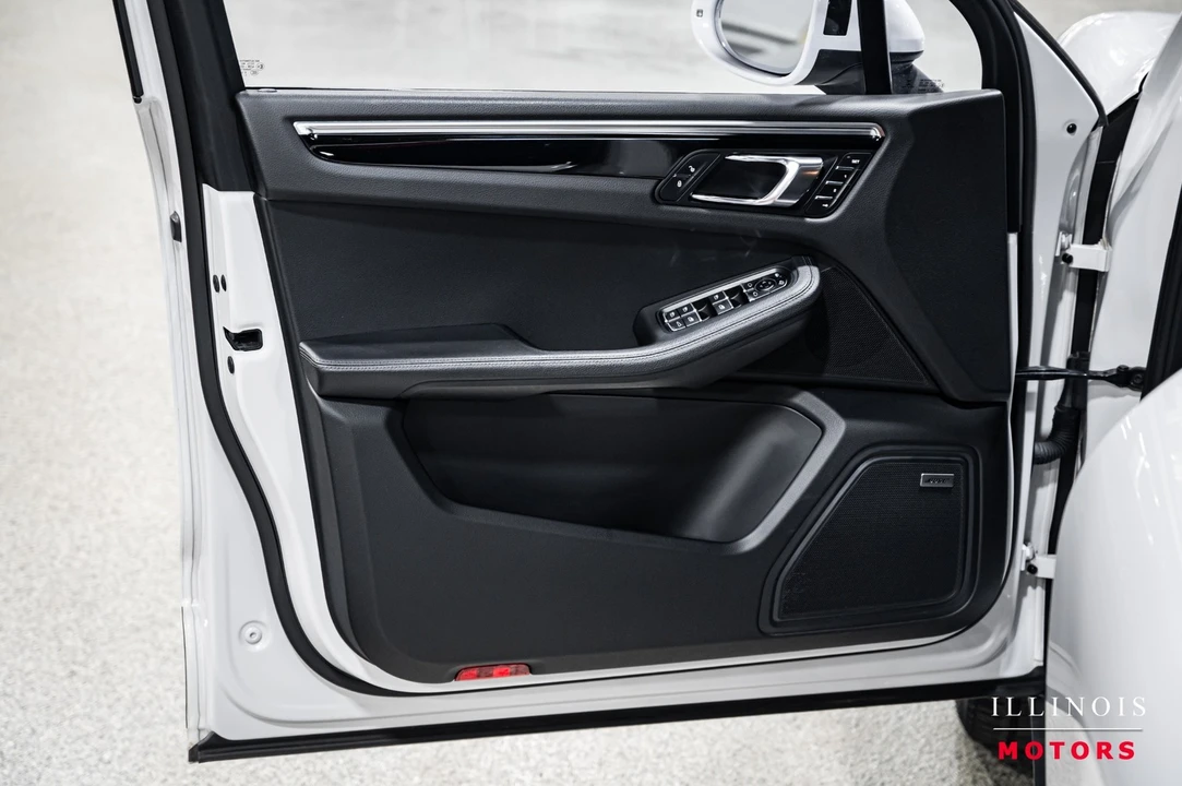 2016 Porsche Macan S - Image 15 of 21