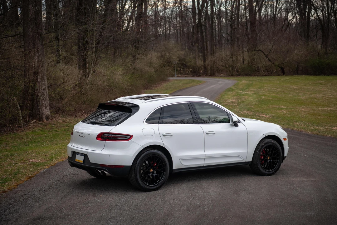 2016 Porsche Macan S - Image 18 of 31