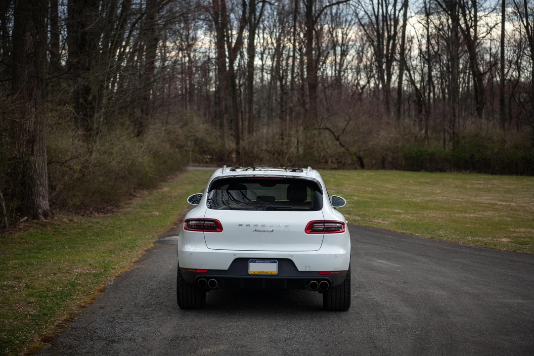 2016 Porsche Macan S - Image 14 of 31