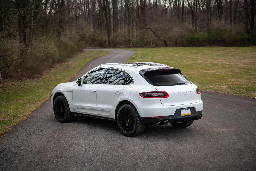 2016 Porsche Macan S - Image 13 of 31
