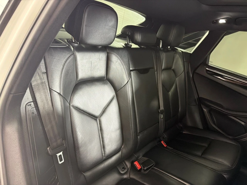 2016 Porsche Macan S - Image 25 of 29