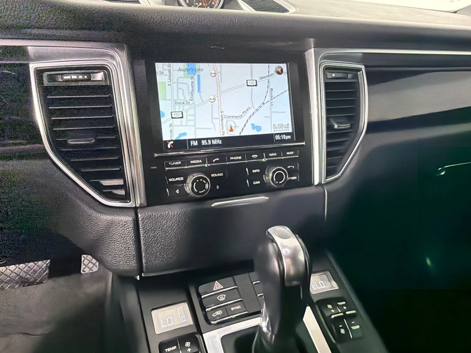 2016 Porsche Macan S - Image 19 of 29