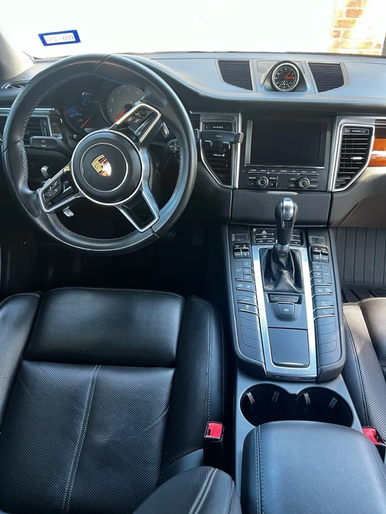 2016 Porsche Macan S - Image 14 of 21