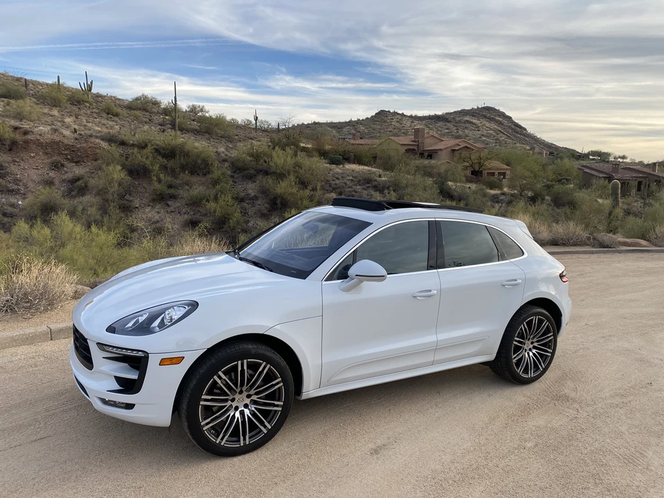 2016 Porsche Macan S - Image 2 of 31