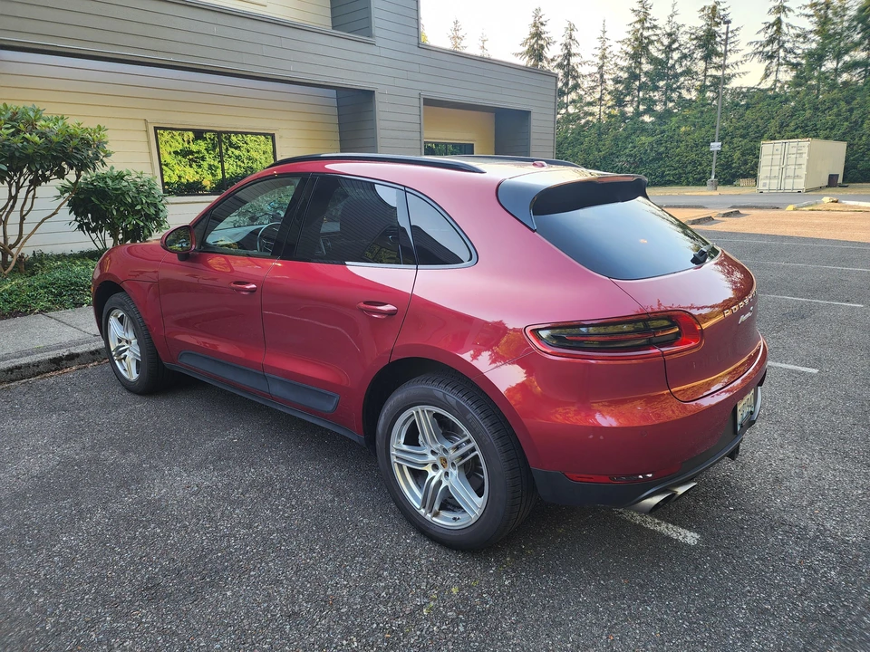 2016 Porsche Macan S - Image 15 of 31