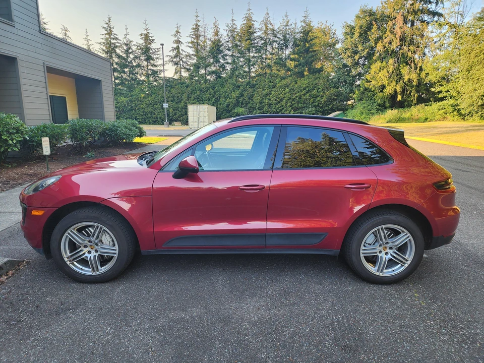 2016 Porsche Macan S - Image 14 of 31