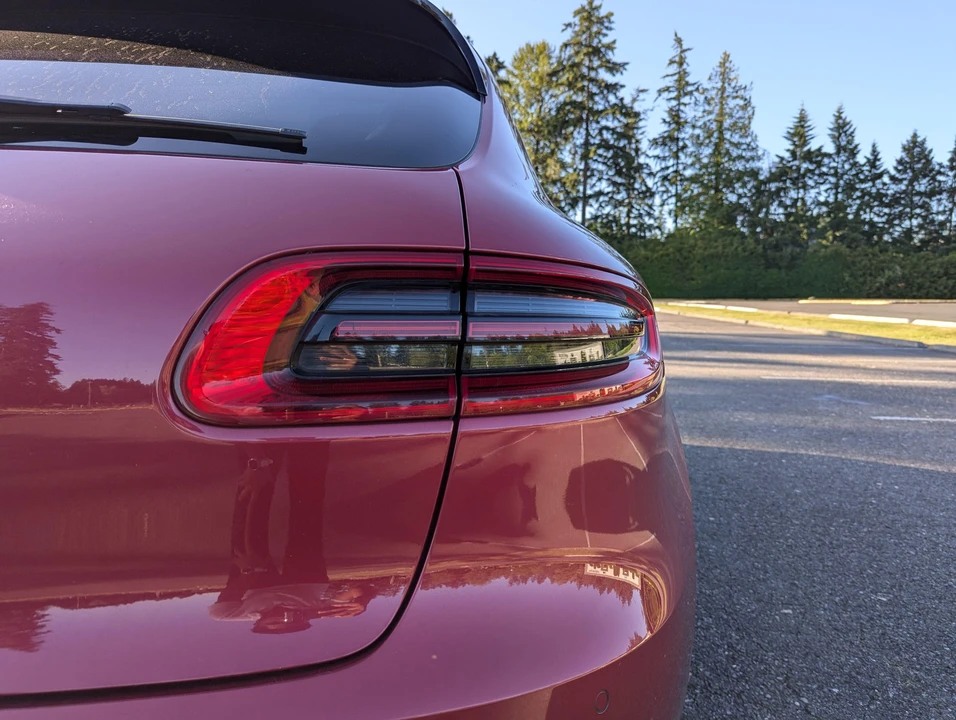 2016 Porsche Macan S - Image 25 of 31