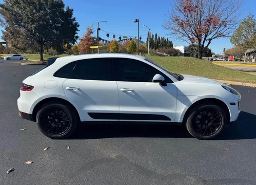 2016 Porsche Macan S - Image 2 of 9