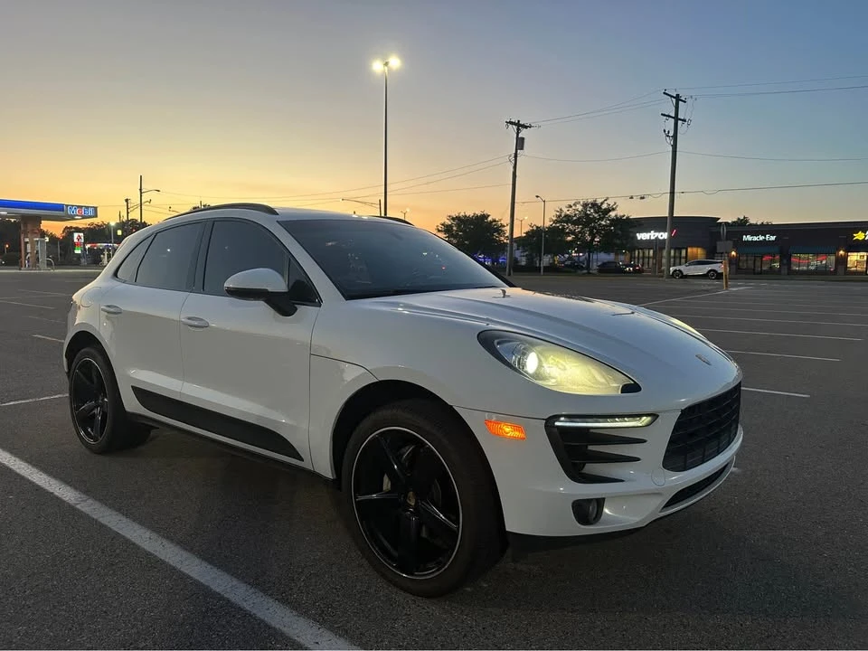 2016 Porsche Macan - Image 8 of 20