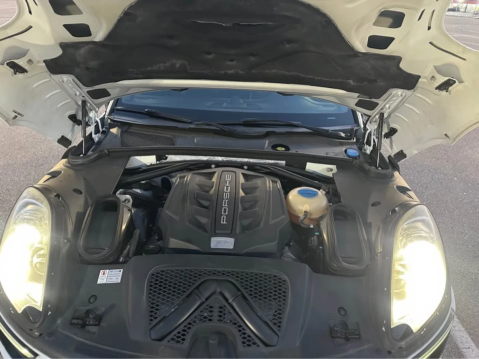 2016 Porsche Macan - Image 13 of 20