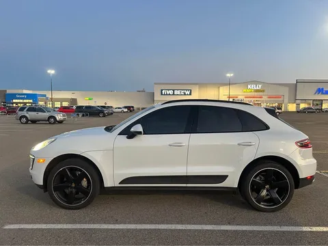 2016 Porsche Macan - Image 3 of 19