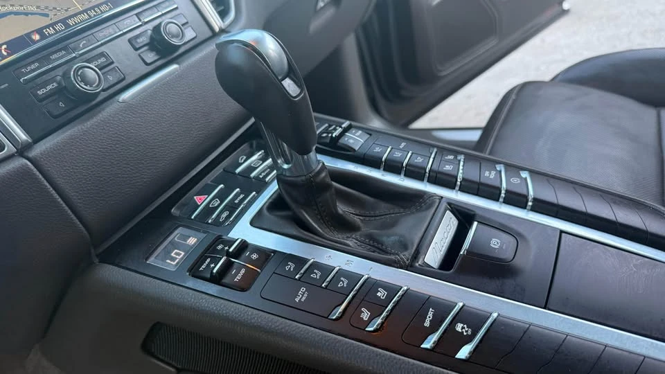 2016 Porsche Macan - Image 11 of 12