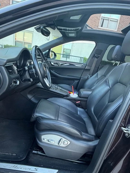 2016 Porsche Macan - Image 11 of 12