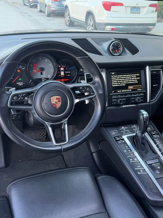 2016 Porsche Macan - Image 12 of 12