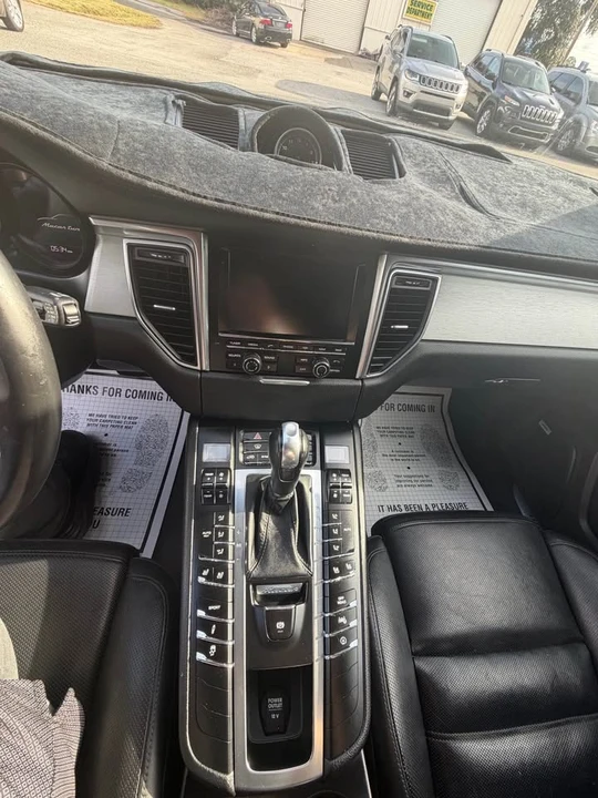 2016 Porsche Macan Turbo - Image 16 of 19
