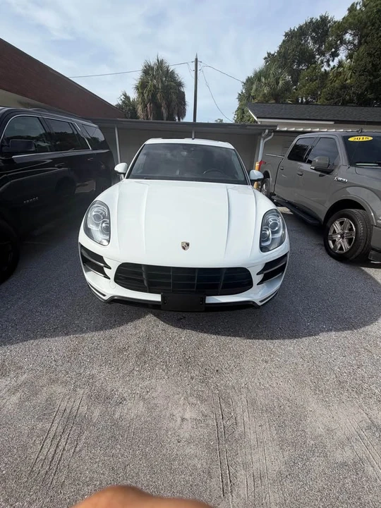 2016 Porsche Macan Turbo - Image 18 of 19