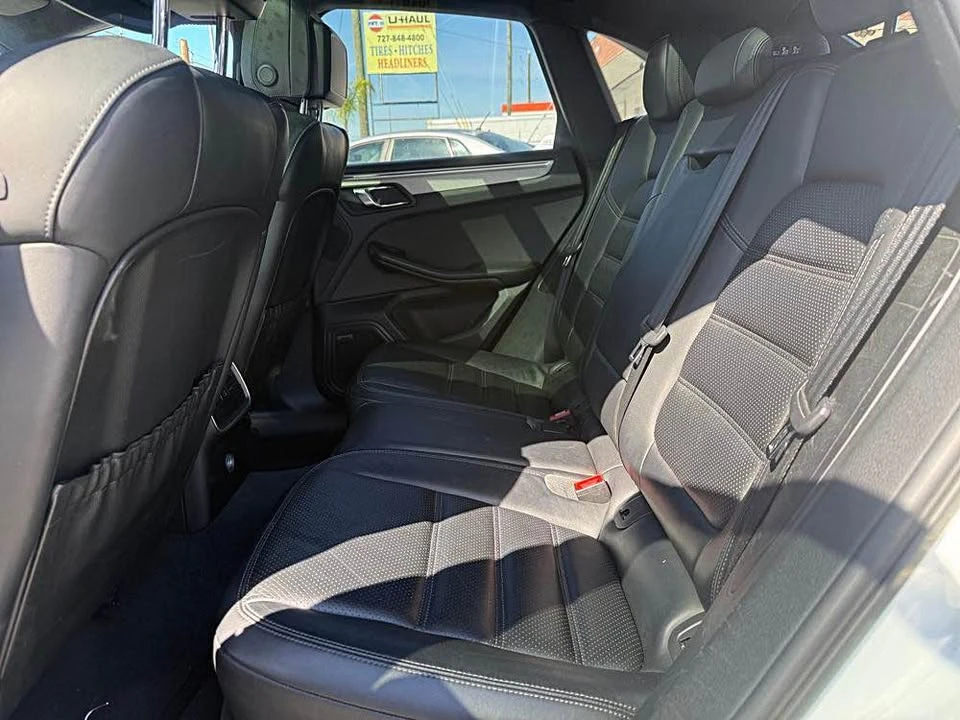2016 Porsche Macan Turbo - Image 12 of 19