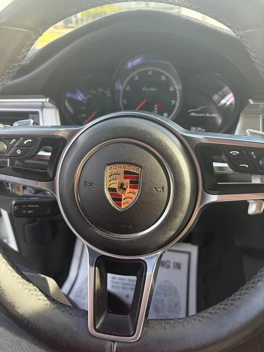 2016 Porsche Macan Turbo - Image 17 of 19