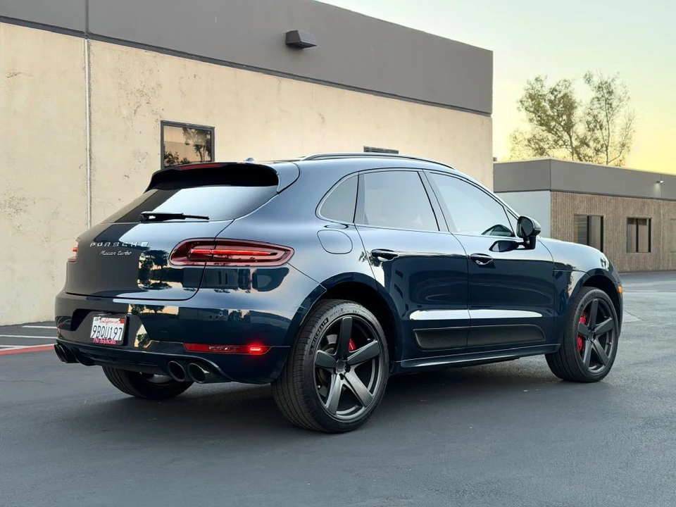 2016 Porsche Macan Turbo - Image 11 of 21