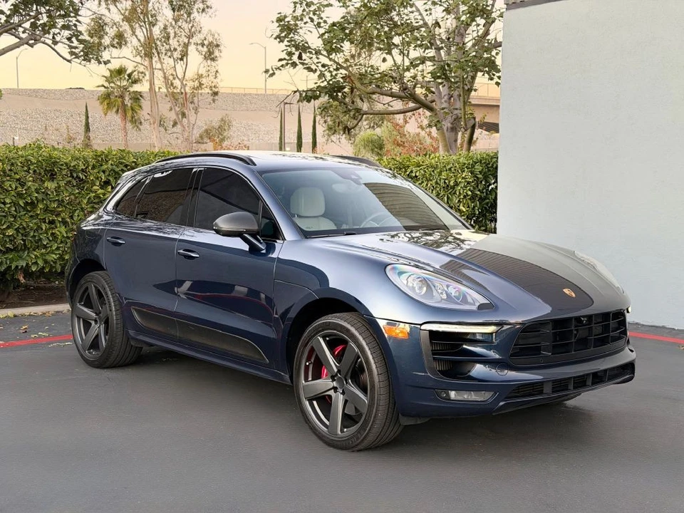2016 Porsche Macan Turbo - Image 2 of 21