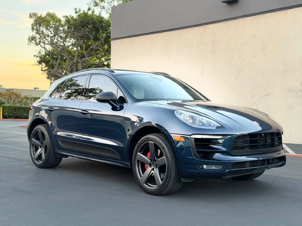 2016 Porsche Macan Turbo - Image 15 of 21