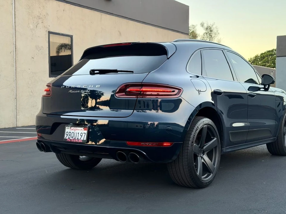 2016 Porsche Macan Turbo - Image 12 of 21