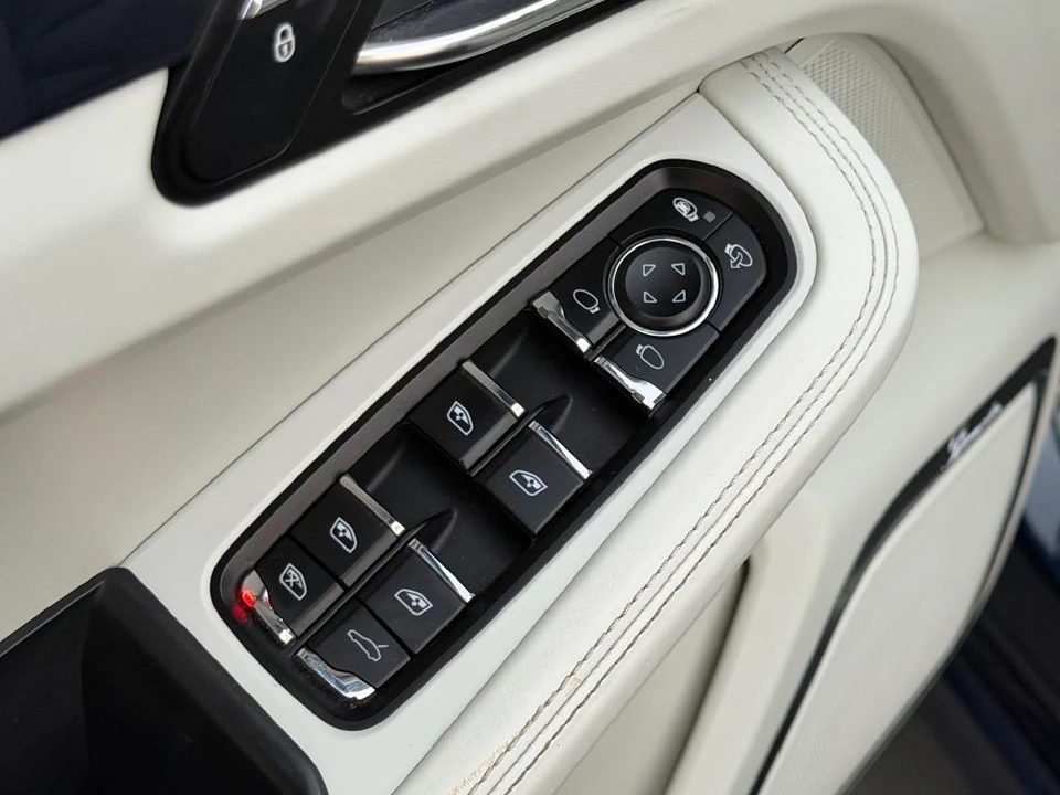 2016 Porsche Macan Turbo - Image 21 of 21