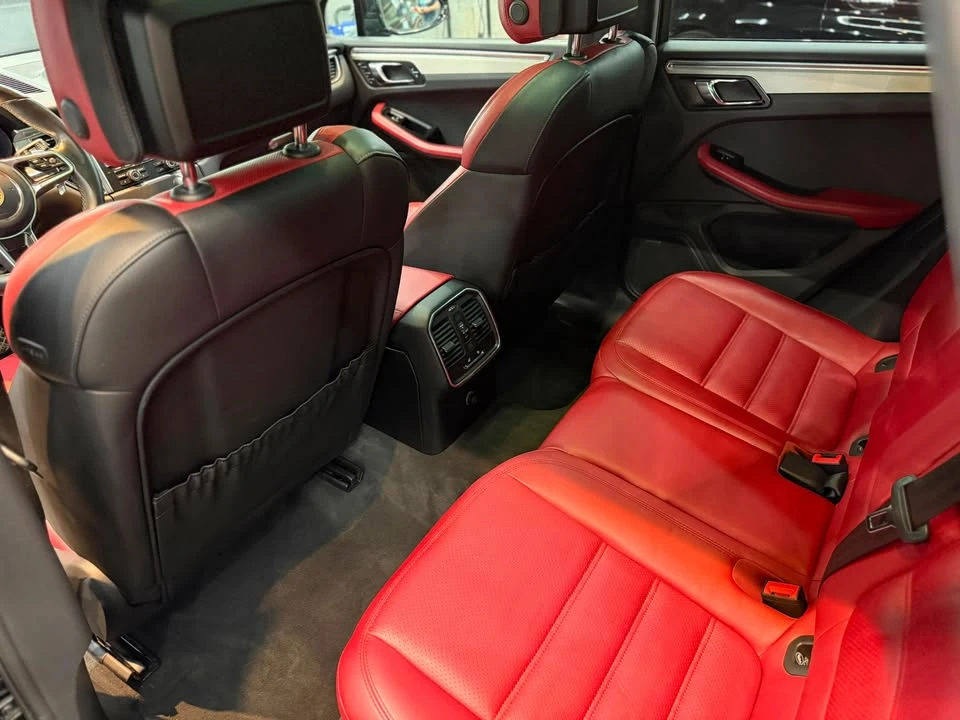 2016 Porsche Macan Turbo - Image 10 of 20