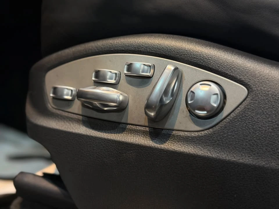 2016 Porsche Macan Turbo - Image 15 of 20