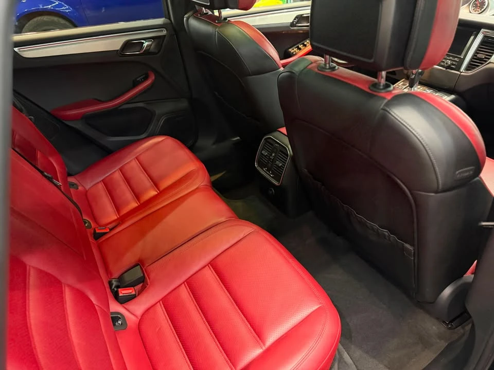 2016 Porsche Macan Turbo - Image 11 of 20